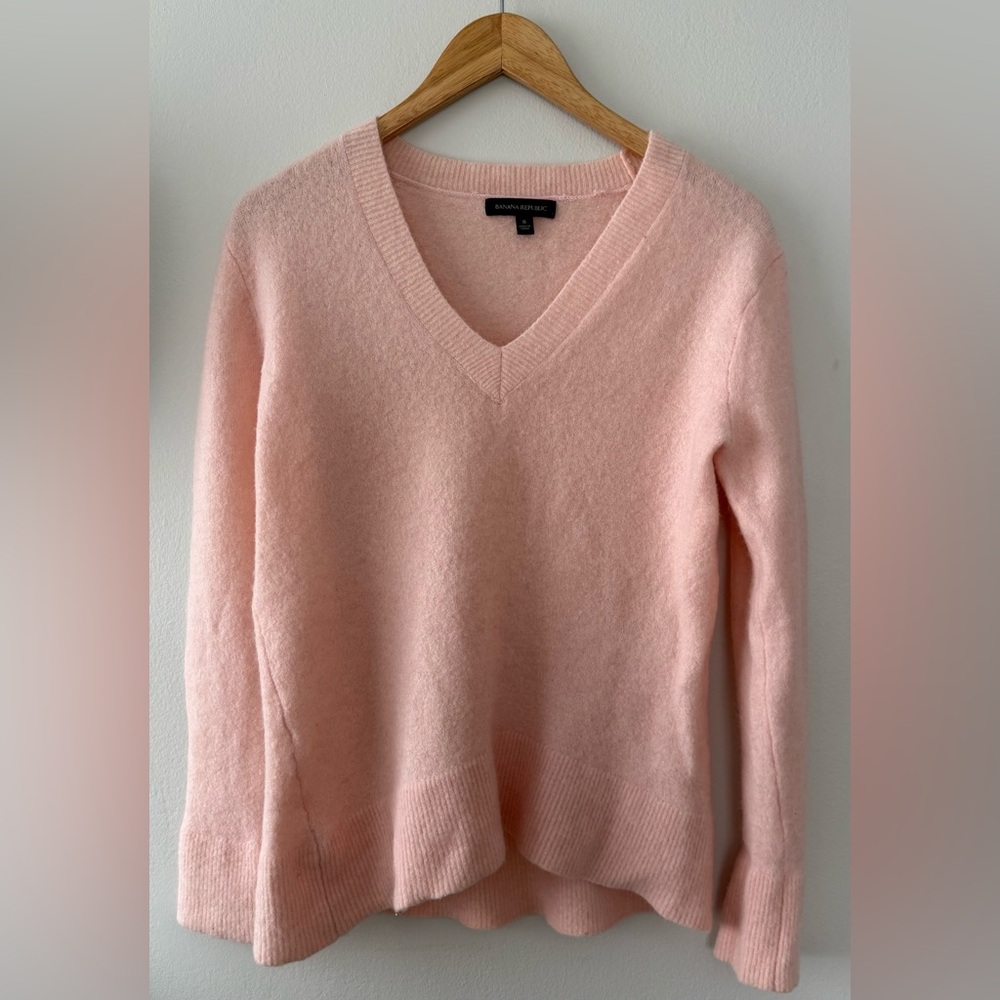 Banana Republic Blush V-Neck Sweater